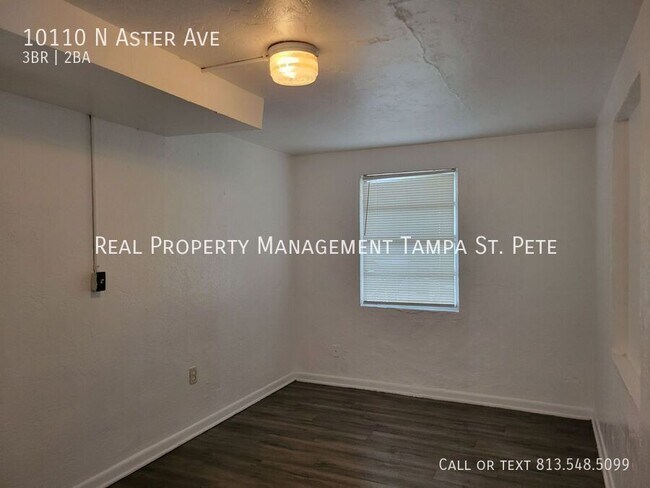 Building Photo - 10110 N Aster Ave