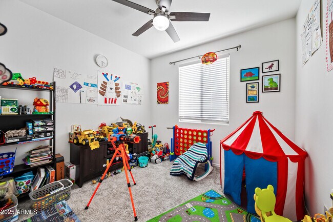 Building Photo - 10829 W Hadley St