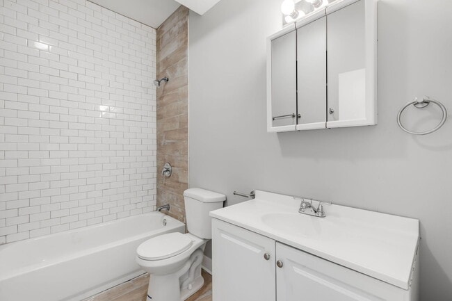 Building Photo - 5724 S King Dr