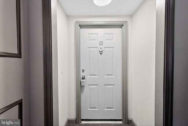 Building Photo - 7 Pickering Ct