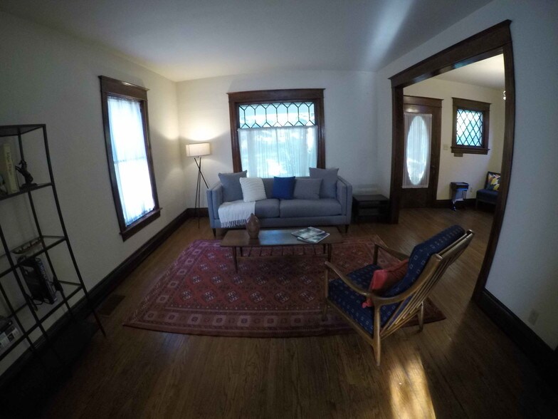 Building Photo - 863 S Illinois St