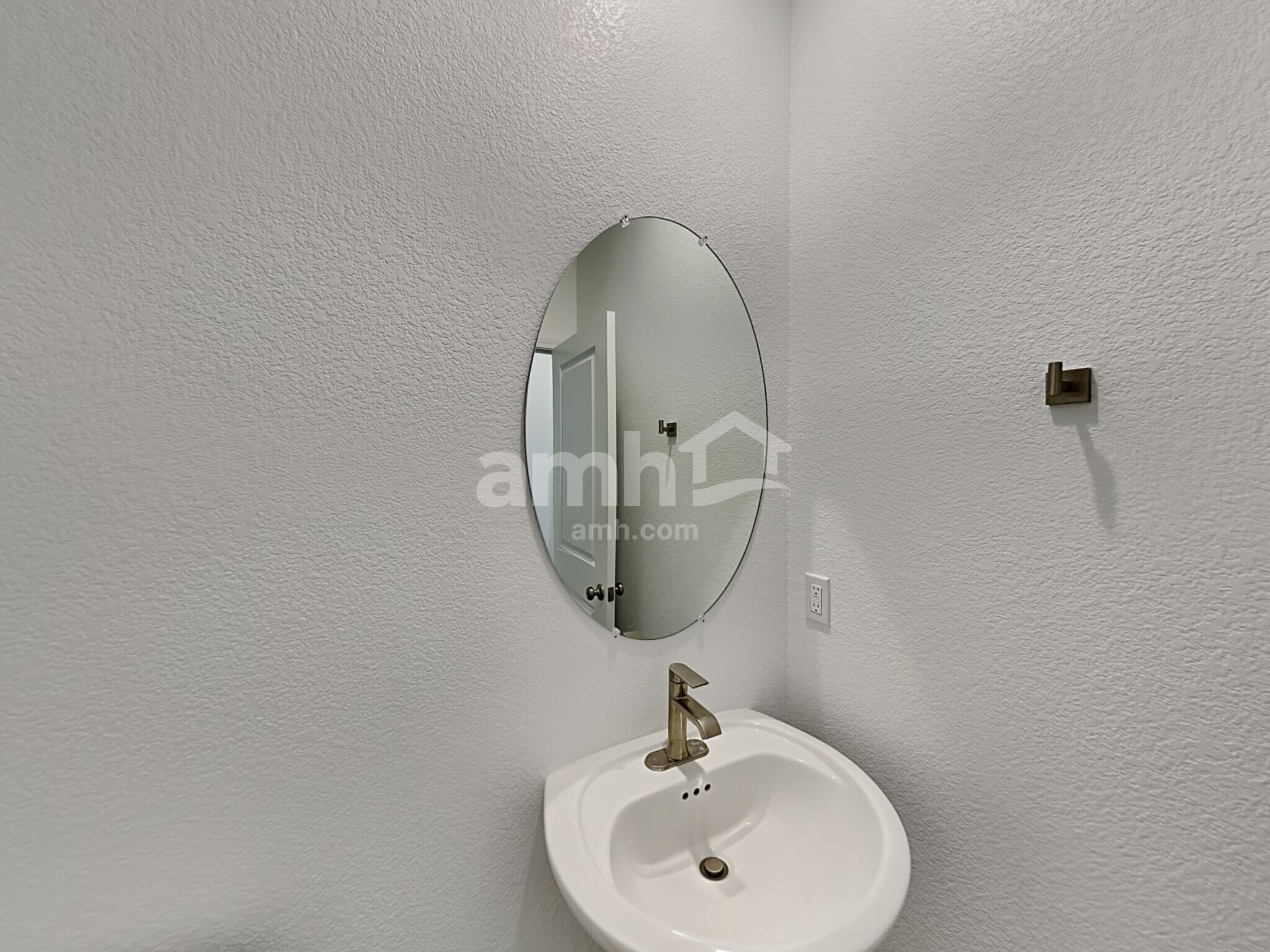 Building Photo - 10076 Roseum Ct