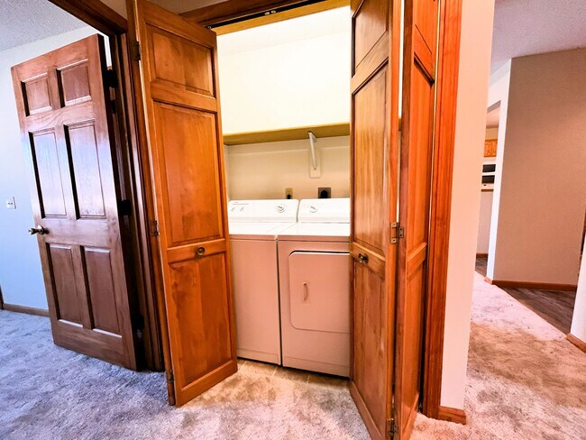 Building Photo - Ruby Circle West*