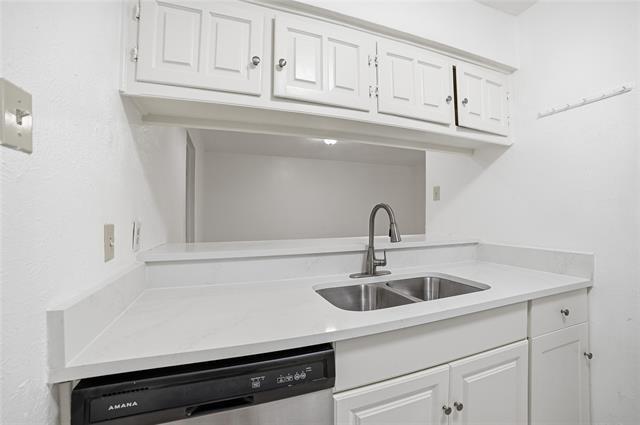 Building Photo - 334 Valley Park Dr