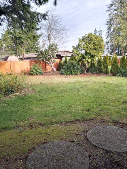 Building Photo - 313 Pecks Dr