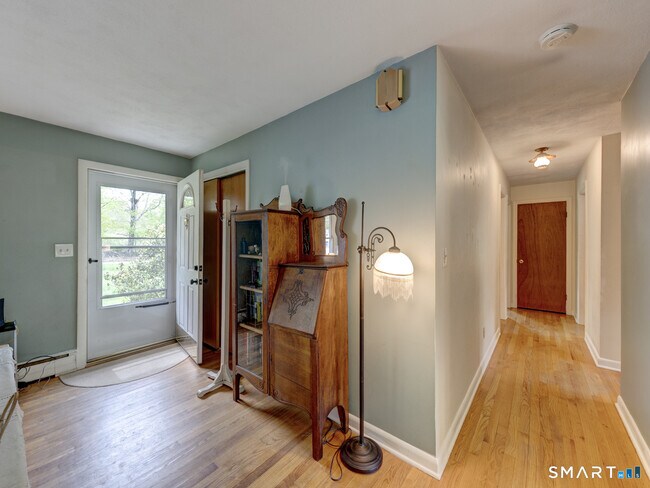 Building Photo - 384 Woodland Rd