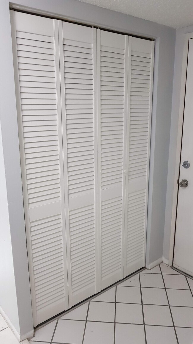 Building Photo - 7787 SW 86th St