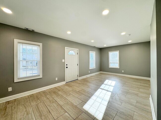 Building Photo - 353 Sherman Ave