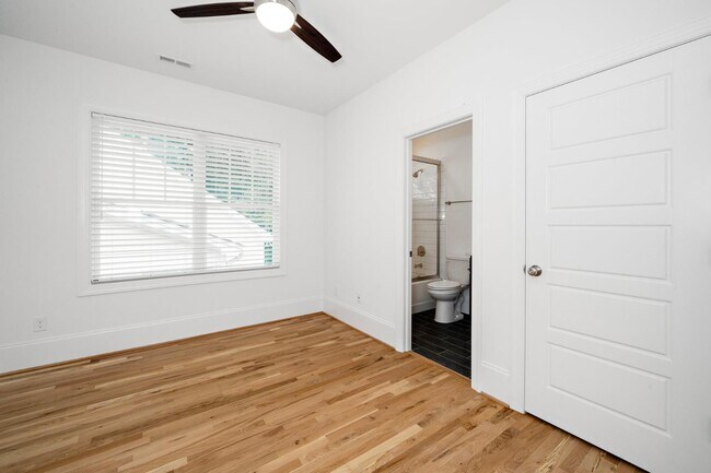 Building Photo - 3805 Burt Dr