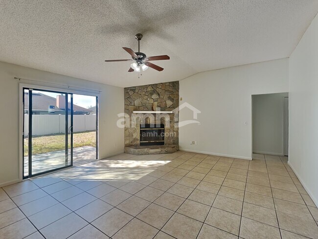 Building Photo - 3753 Woodbriar Dr