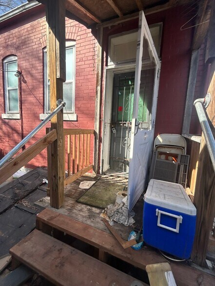 Building Photo - 2028 E Prairie Ave