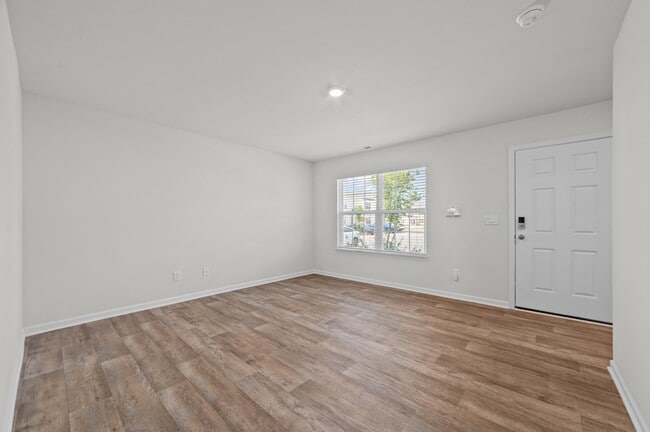 Building Photo - 4109 Laurel Rdg Dr