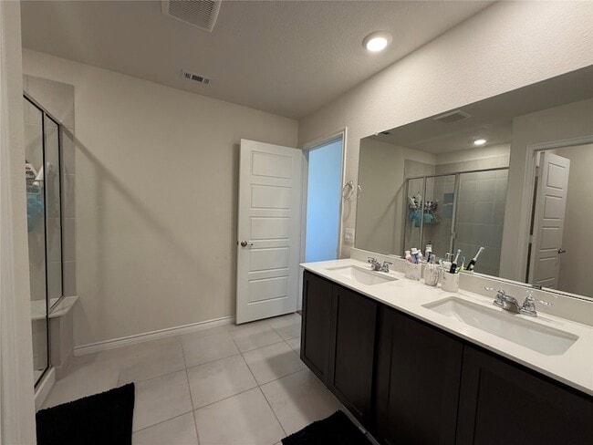 Building Photo - 7416 Raynor Pl