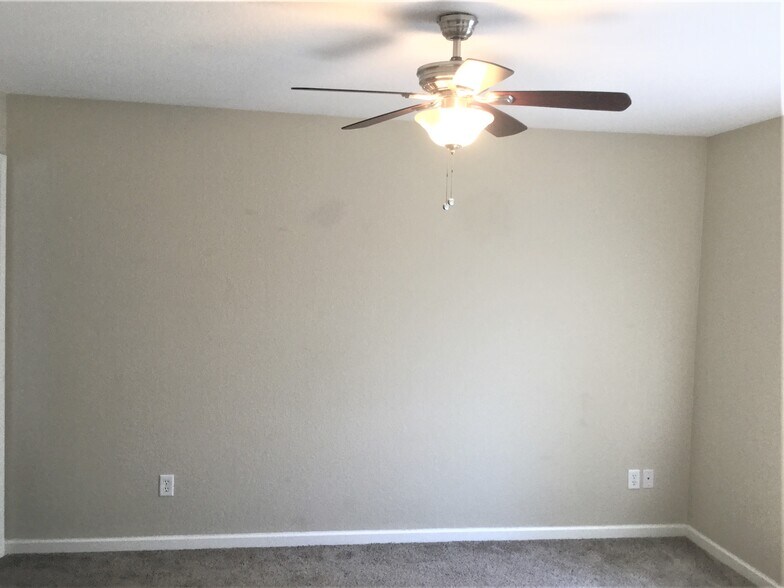 Building Photo - 2922 Swan Point Ct