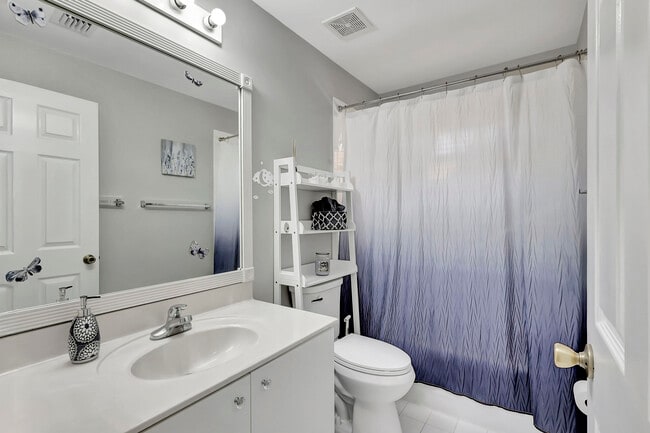 Building Photo - 9205 Villa Palma Ln