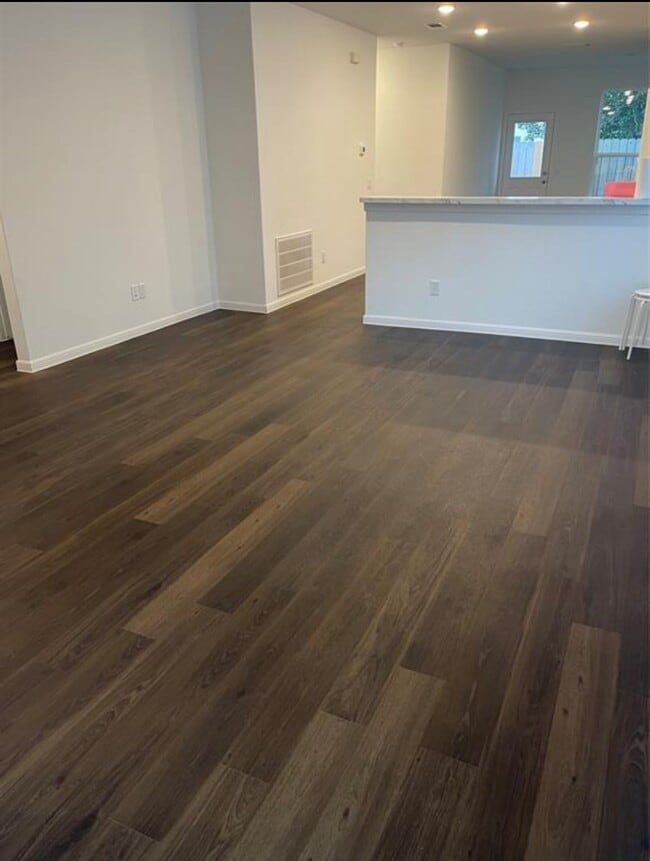 Building Photo - 10226 Clearwick St