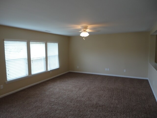 Building Photo - 204 Edgecroft Way