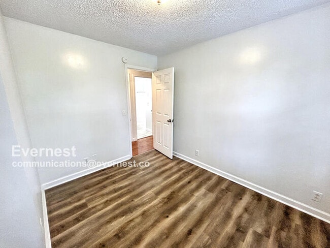 Building Photo - 6601 Amanda Way
