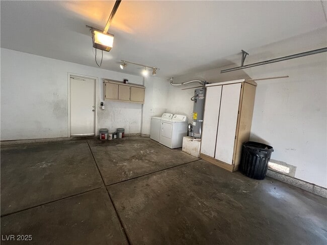 Building Photo - 5586 Lago Ct