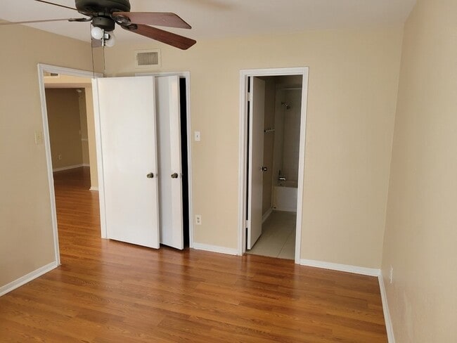 Building Photo - 6606 De Moss Dr