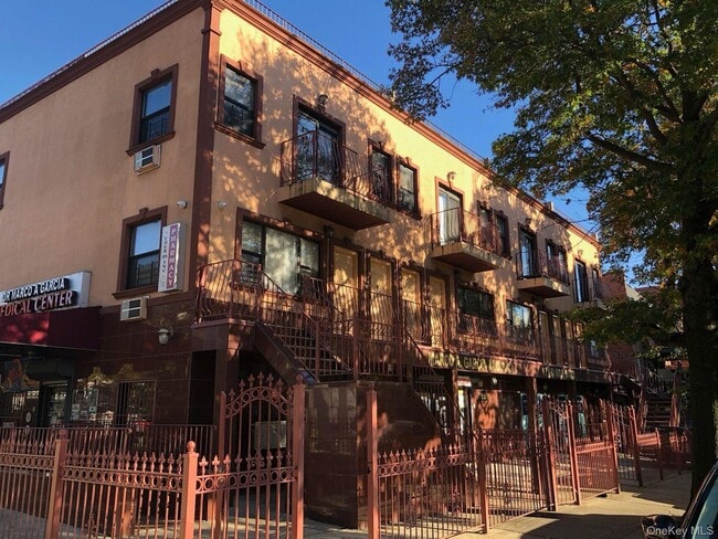 Building Photo - 40-35 95th St