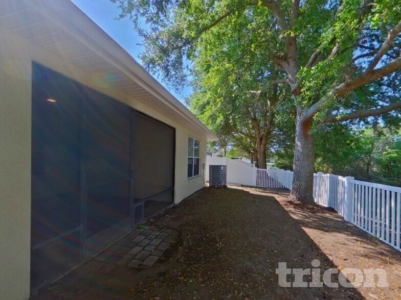 Building Photo - 9627 Jaybird Ln