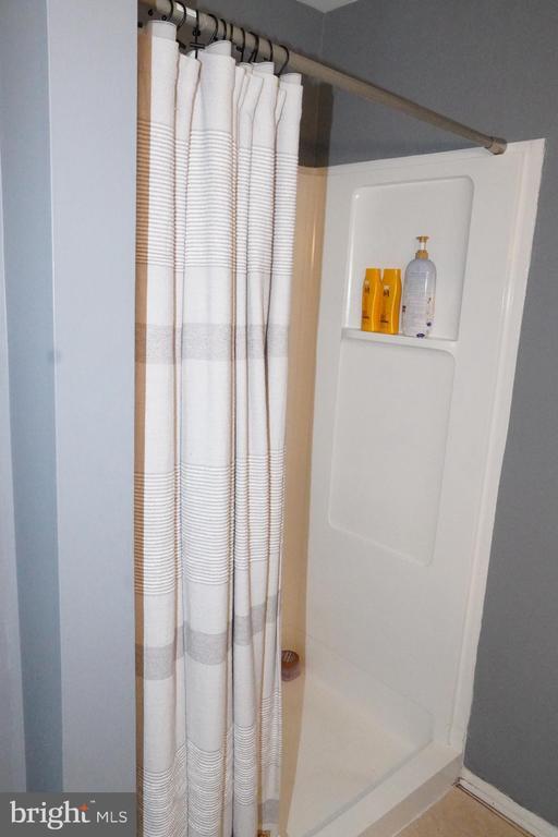 Building Photo - 704 The Woods