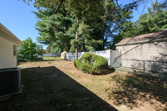 Building Photo - 361 Meadowbrook Ave