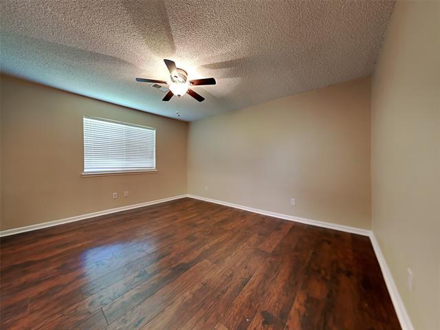 Building Photo - 3411 Old Oaks Dr