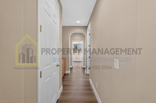 Building Photo - Spacious 3-Bed, 2-Bath Retreat on Charm Way