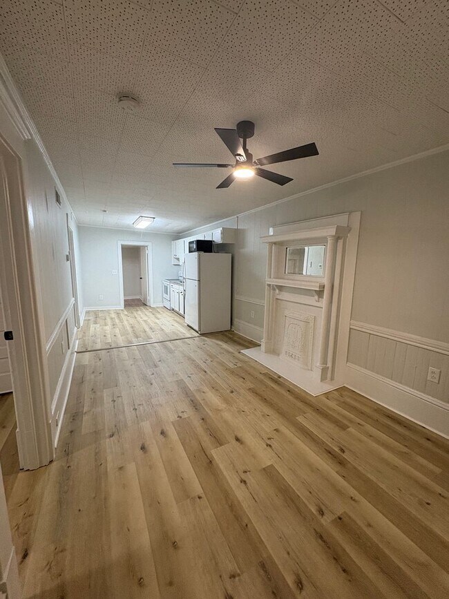 Building Photo - 2423 Patria St