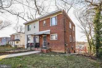 Building Photo - 513 Hilltop Terrace SE