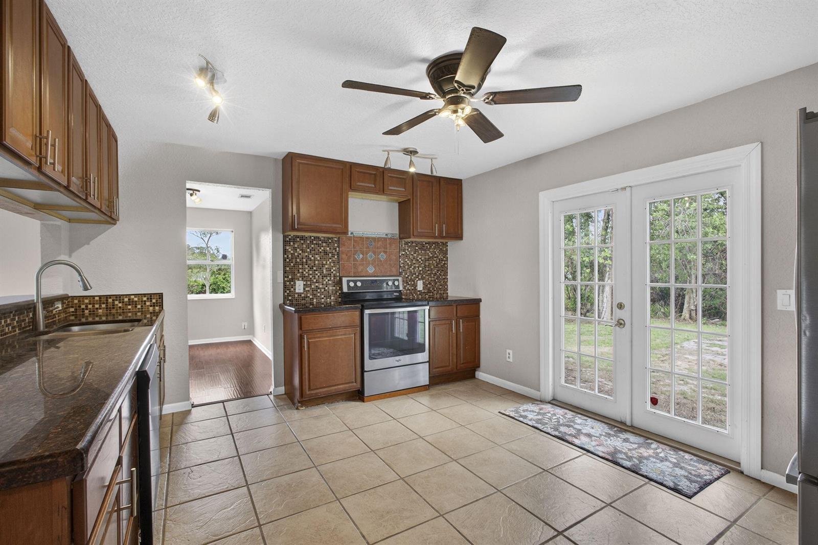 Building Photo - 16932 Okeechobee Blvd