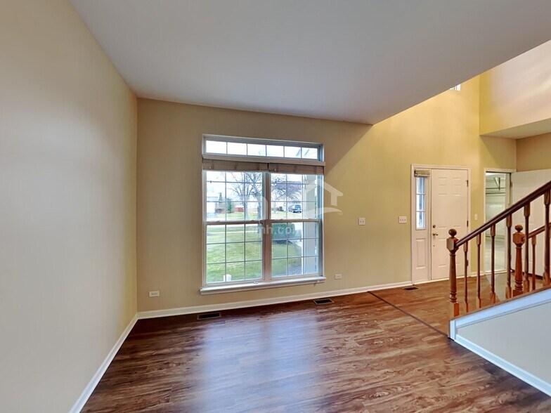 Building Photo - 10620 Rushmore Ln