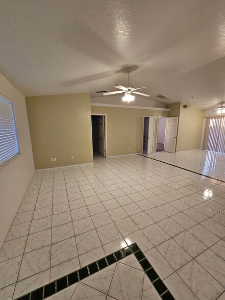 Living Room - 3035 Kiowa Blvd N