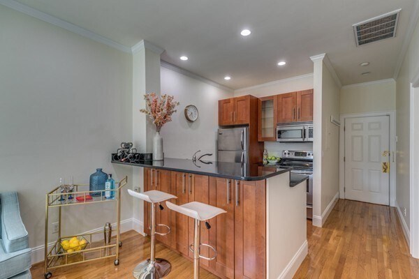 Building Photo - 8 Garrison St