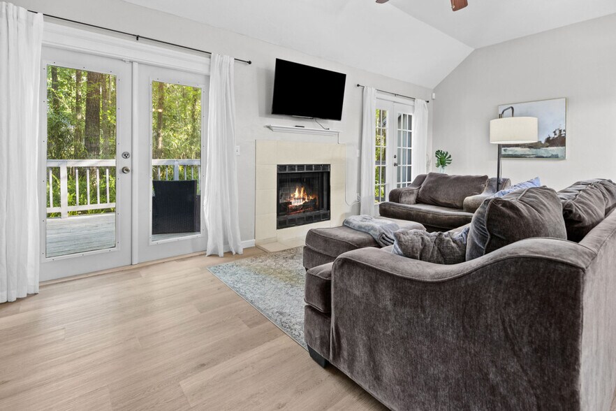 Building Photo - 8432 SW 46 Rd