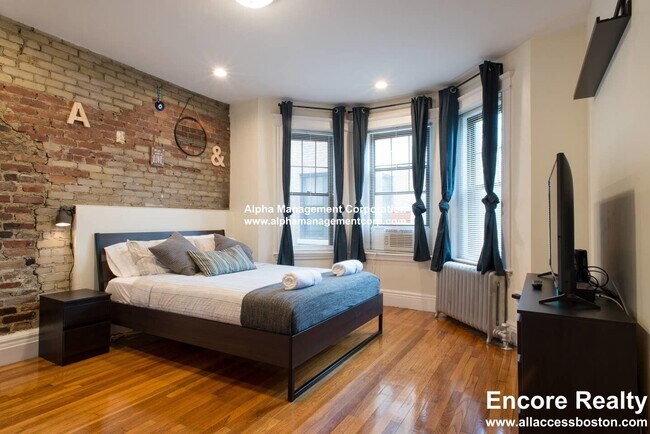 Building Photo - 58 Queensberry St