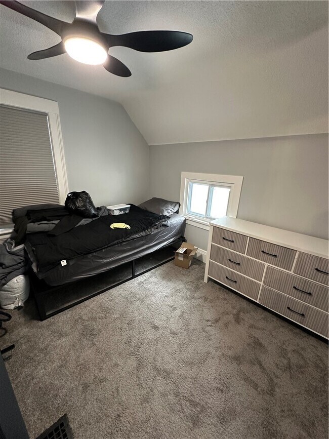 Building Photo - 1890 Clifford Ave