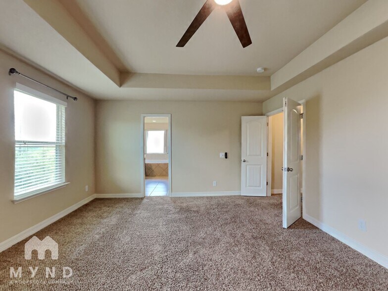 Building Photo - 642 Fort Concho