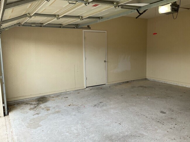 Building Photo - 800-804 Quarter Horse Trail