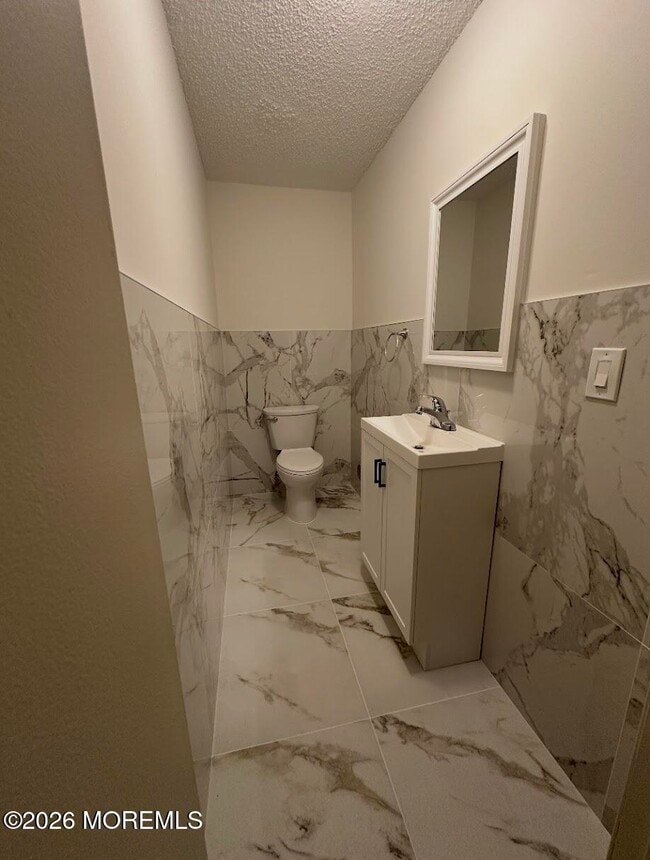 Building Photo - 5 Portland Ct