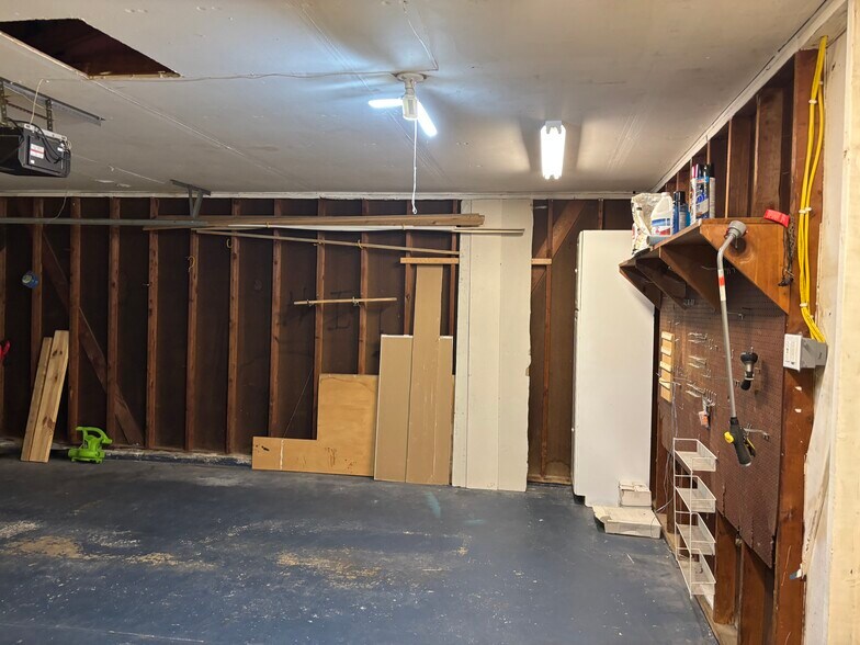 Building Photo - 1510 King George Blvd