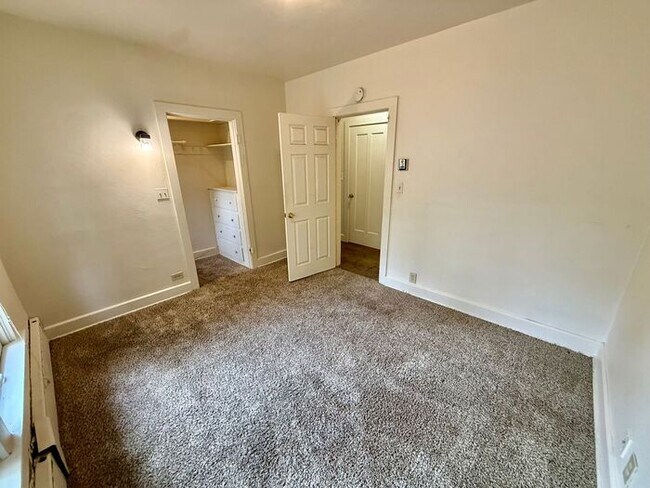 Building Photo - 1/2 Off First Months Rent! 3 Bed + 2 bonus rooms in basement, 2 Bath Home NEAR CSU! Flexible leas...