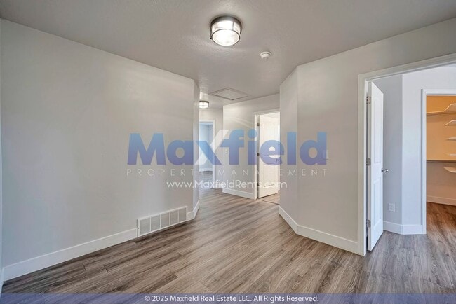 Building Photo - Golf Course Townhouse 3 BD 2.5 BA 2 GA w/ ...