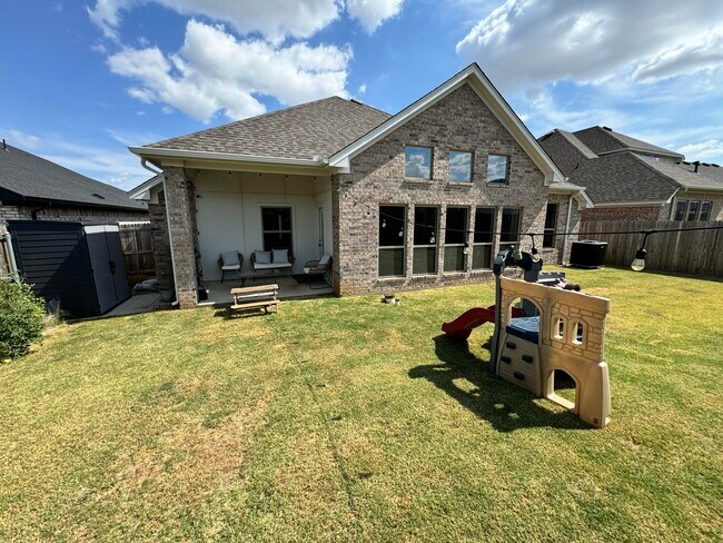 Building Photo - 18013 Marea Dr