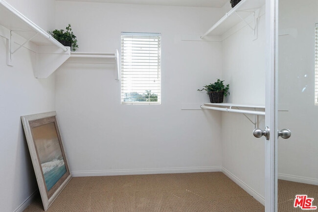 Building Photo - 801 Oceano Dr