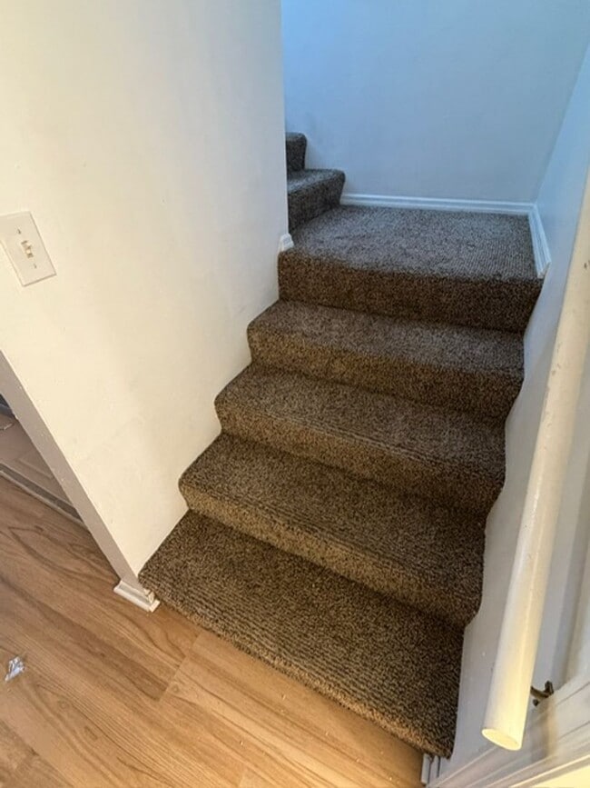 Building Photo - Three Bedroom, Two Bath One Car Garage *COMING SOON*