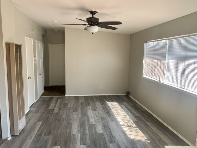 Building Photo - Fully Updated 3/1