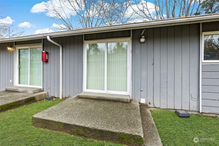 Building Photo - 1521 E 38th St